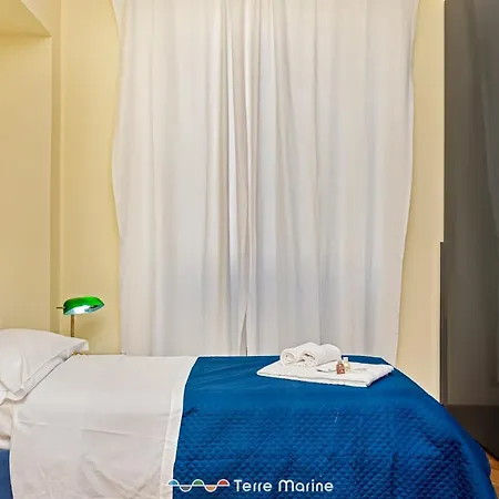 Gallery 22, Terremarine Daire