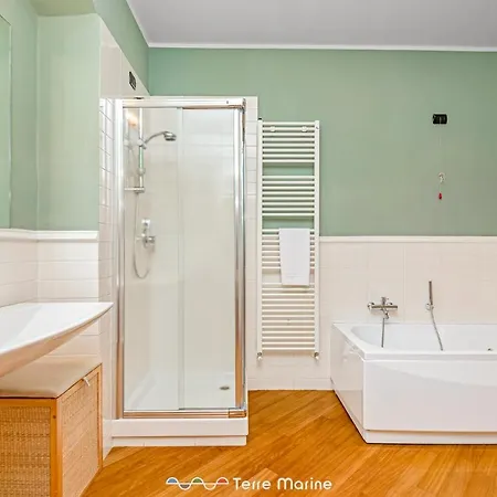 Apartment Gallery 22, Terremarine *